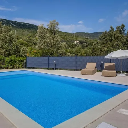 Valerie With Pool And Sea View Villa